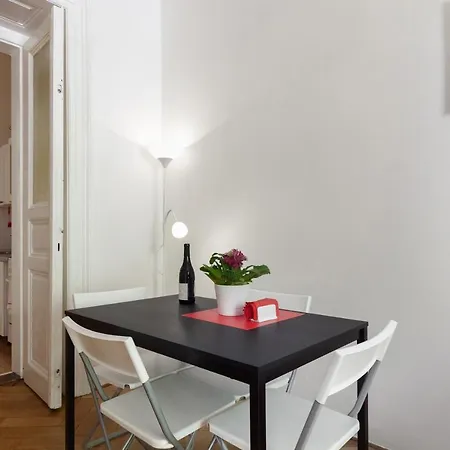 Apartment Like At In Center Of